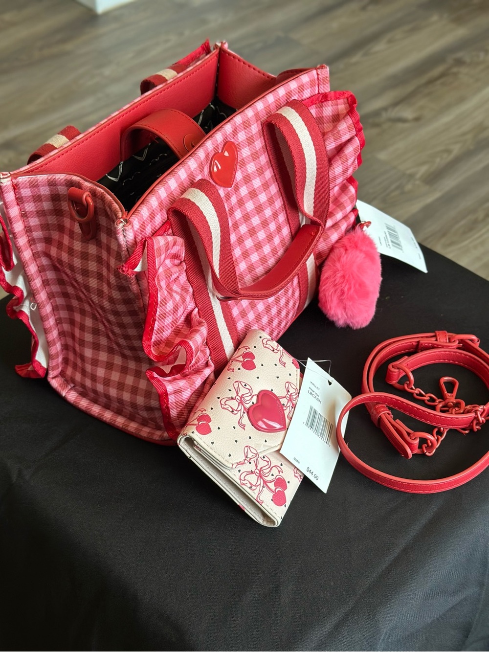 NWT Betsy Johnson Pink Gingham Heart Tote with Matching Wallet &
Crossbody Strap - Picture 8 of 9